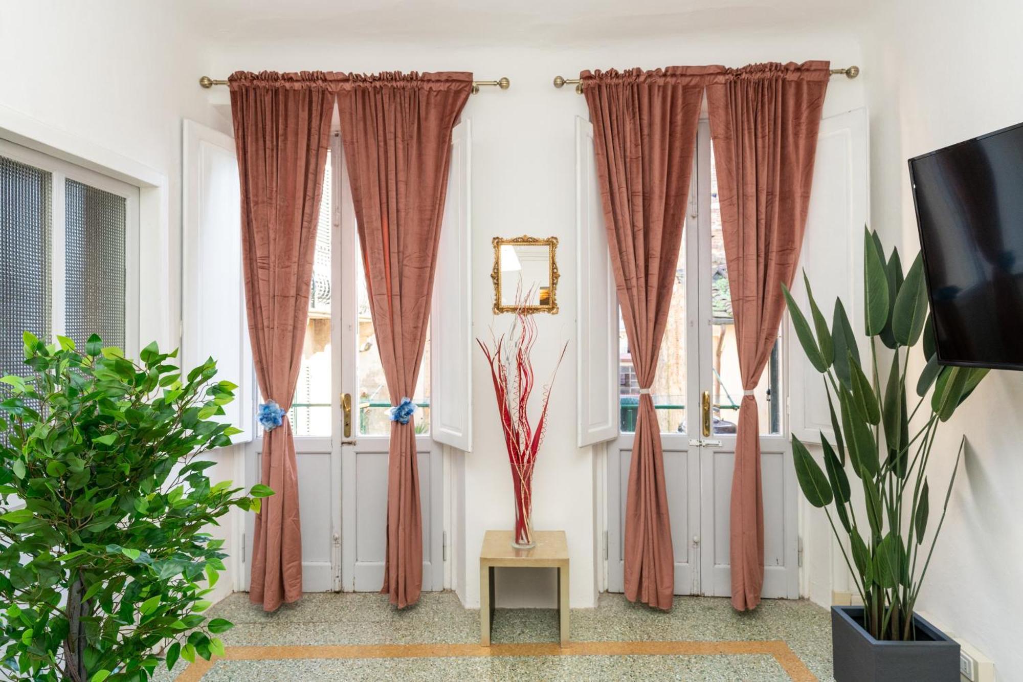 Apartmán Historic Apt In The Center Of Lucca With Balcony Exteriér fotografie